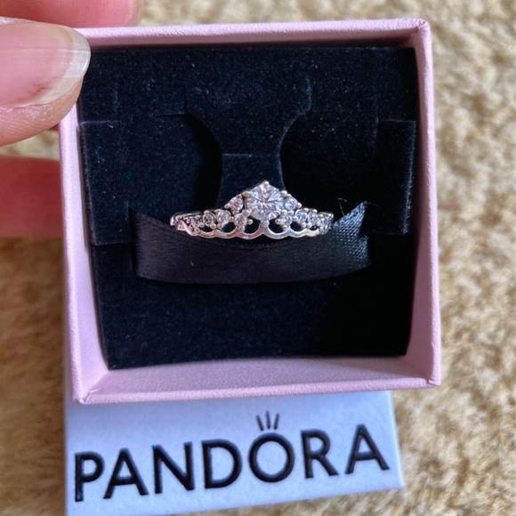 Brand new Pandora Wedding/Engagement Tiara Ring size 52 / 6 - Picture 2 of 4
